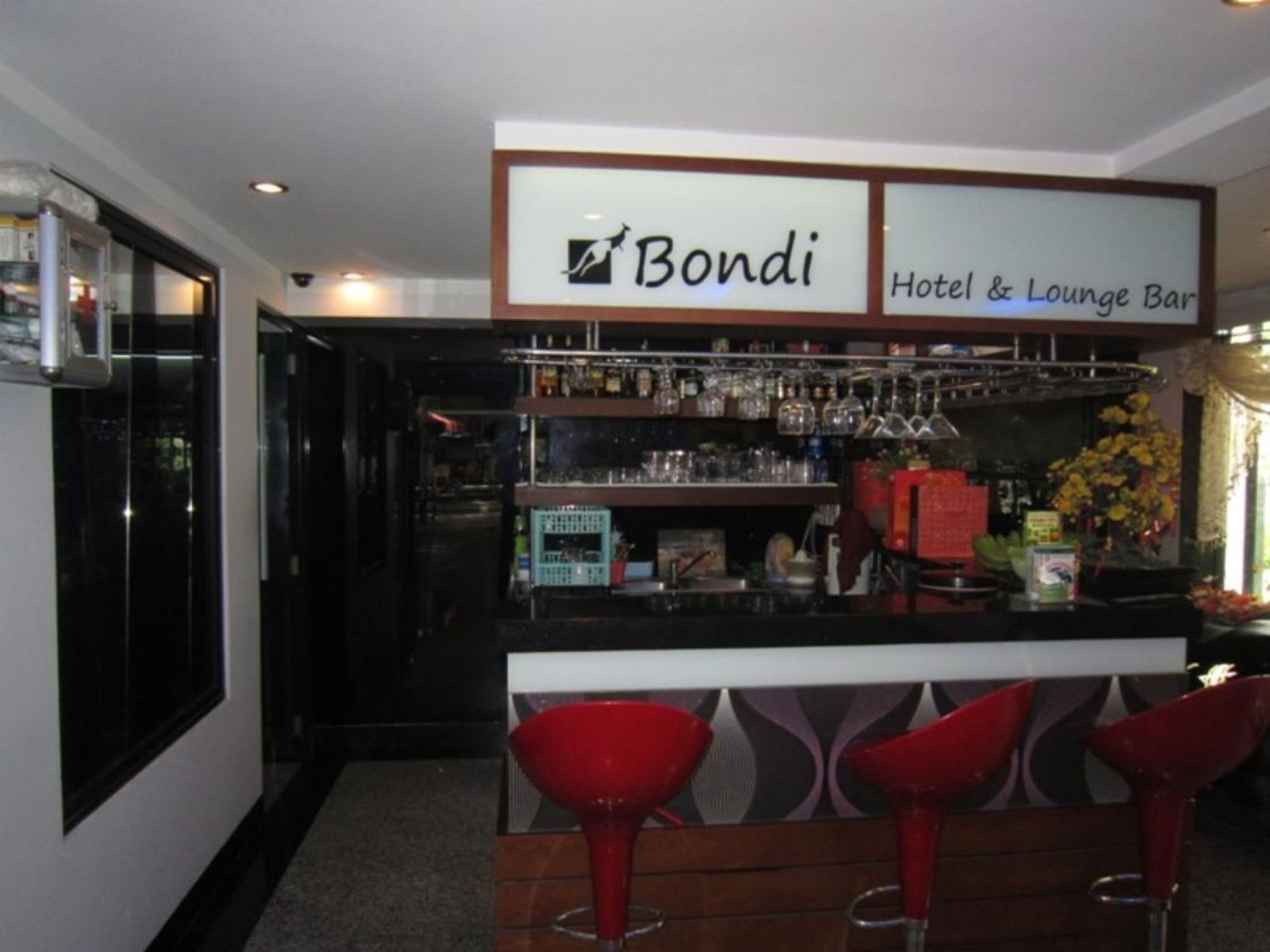 Bondi Khách sạn *